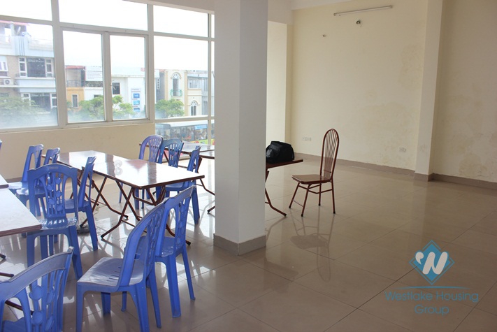 Good location office for rent in Au Co St.